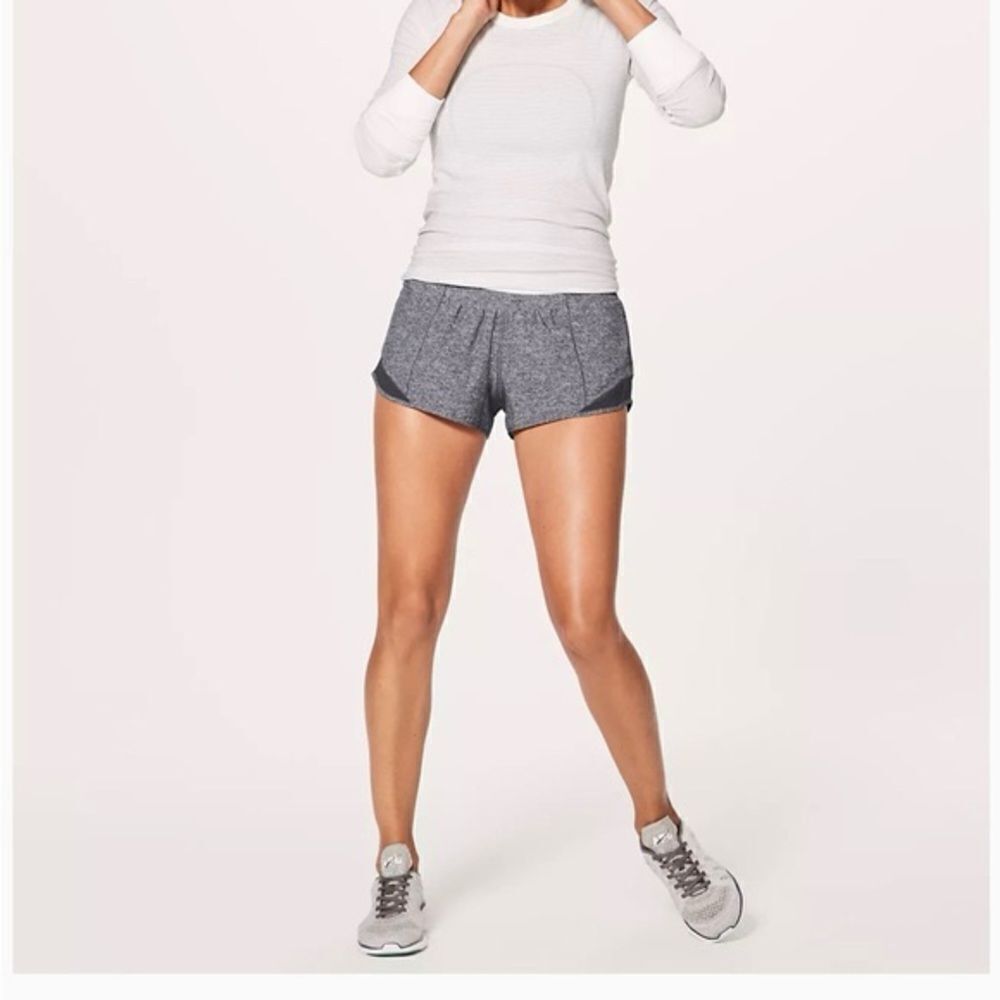 Lululemon Hotty Hot Short II 2.5" Heather Lux Multi Black Heathered Black Size 6